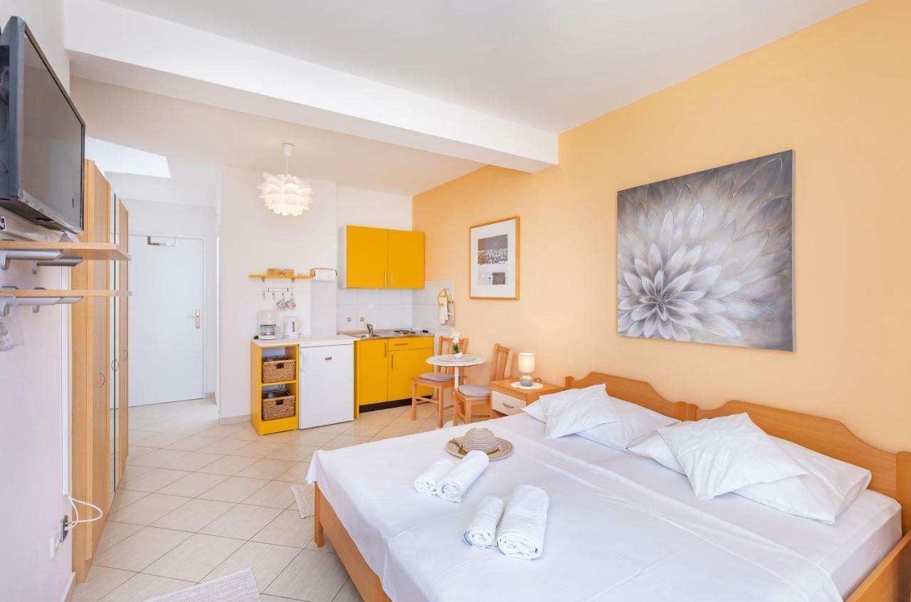 Apartments Mirela ムリニ エクステリア 写真
