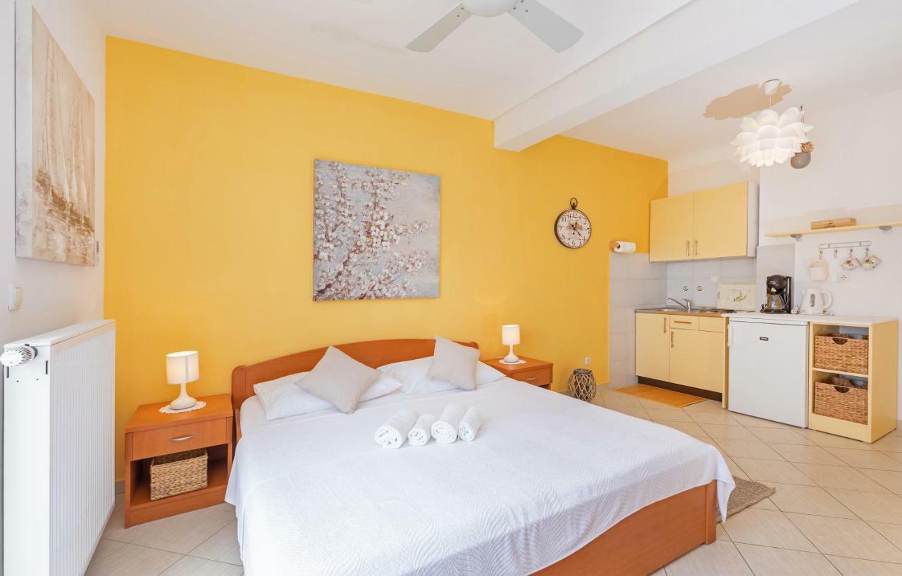 Apartments Mirela ムリニ エクステリア 写真